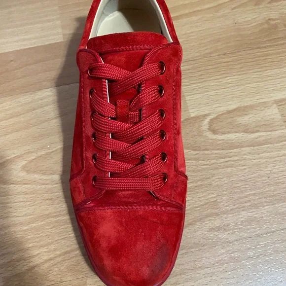 Christian louboutinRed Low-Top Sneakers Sleek Design